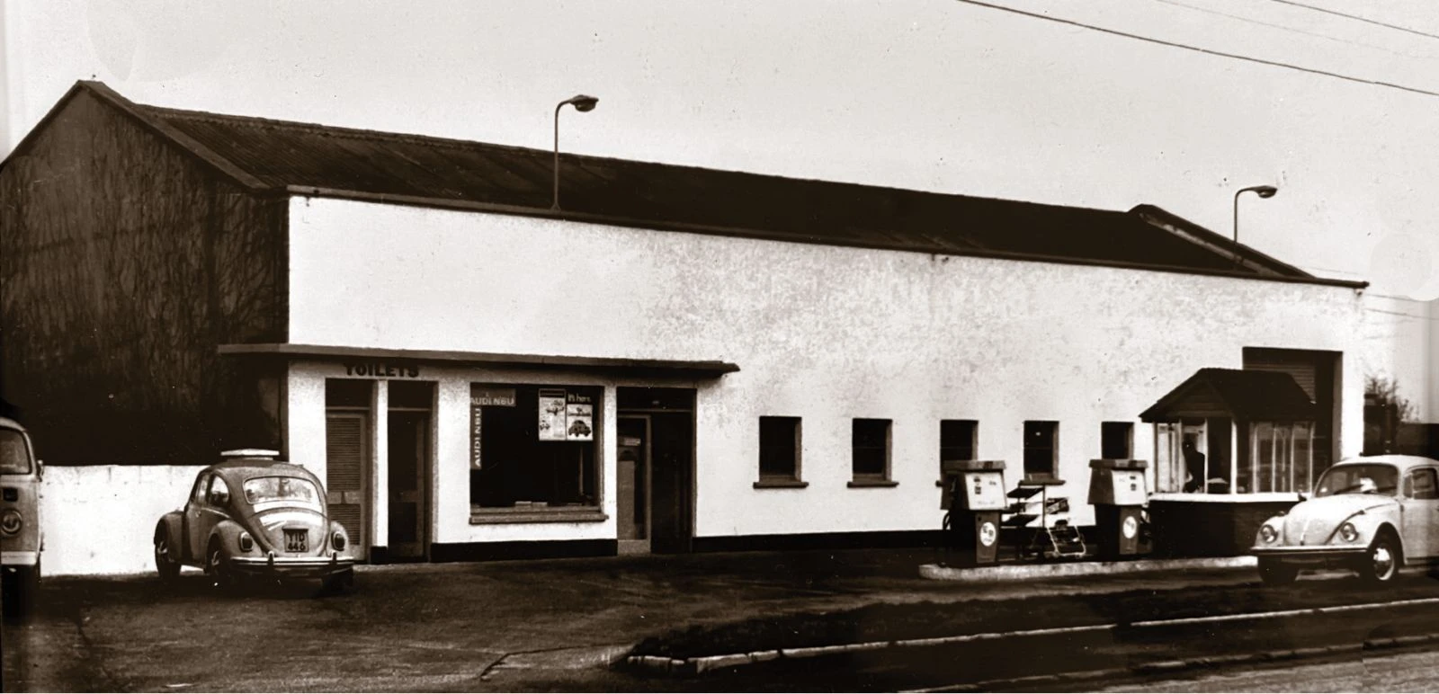 Brady’s Garage in 1973