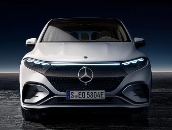 Radiator grille with Mercedes-Benz pattern