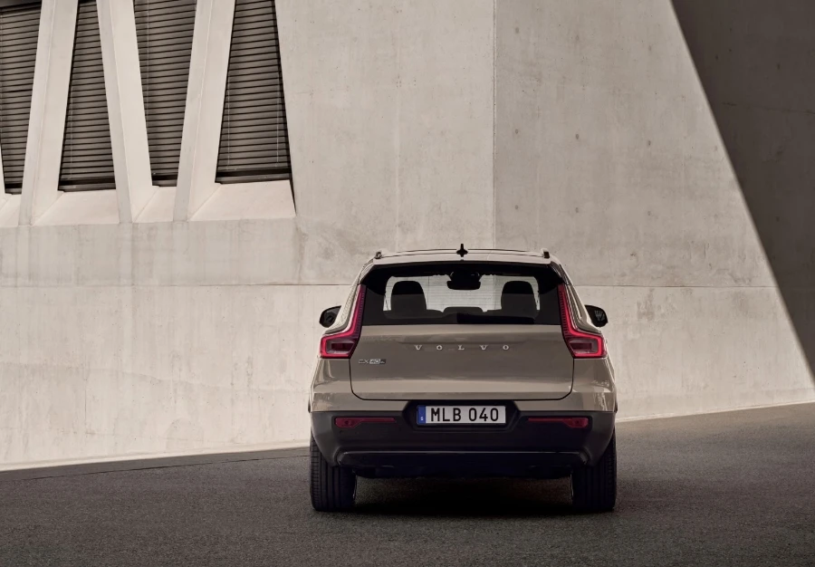 Volvo - EX40